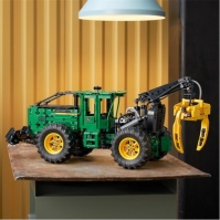 LEGO LEGO 42157 Technic JD 948L-2 Skidder