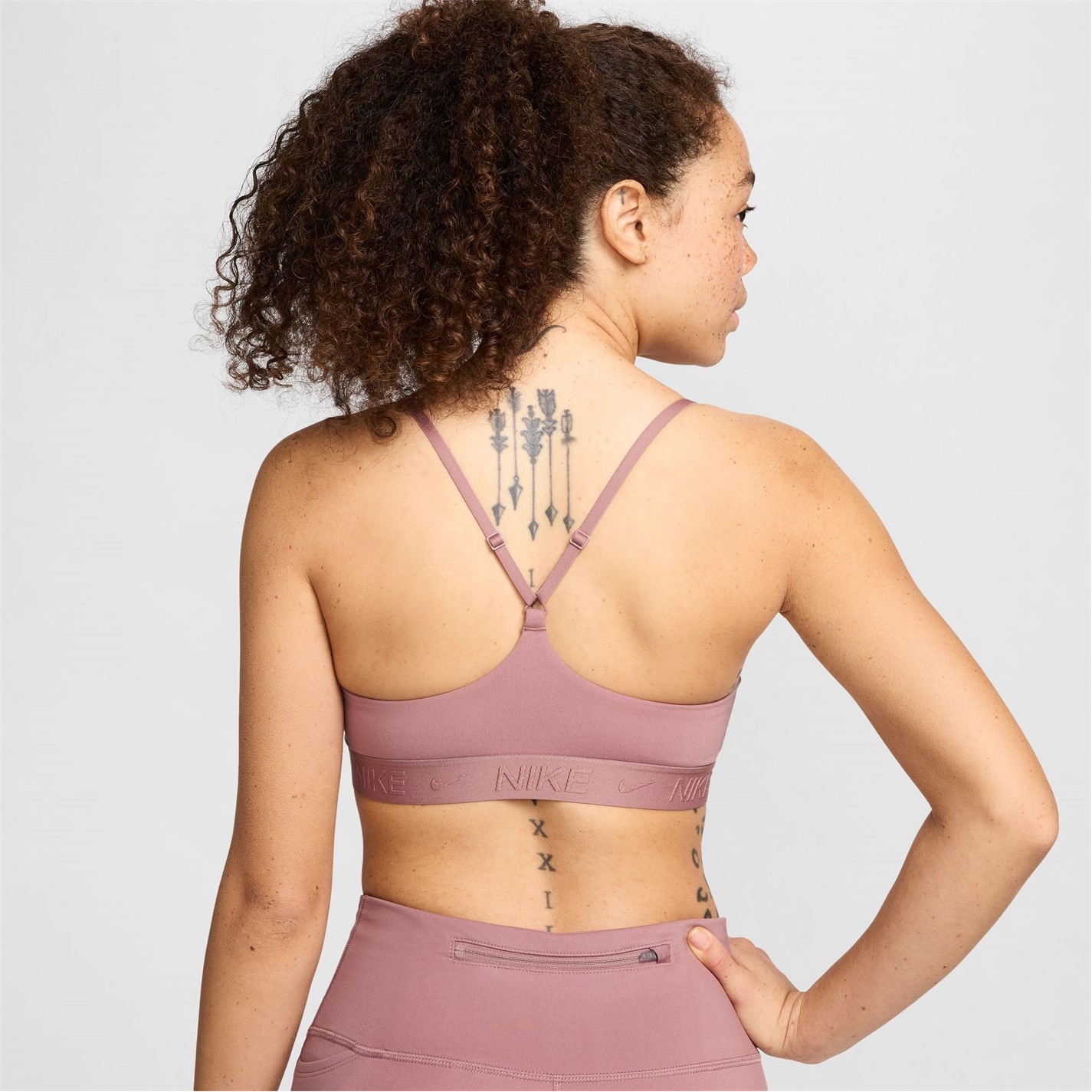 Nike Indy Light-Support Logo Sports Bra dama