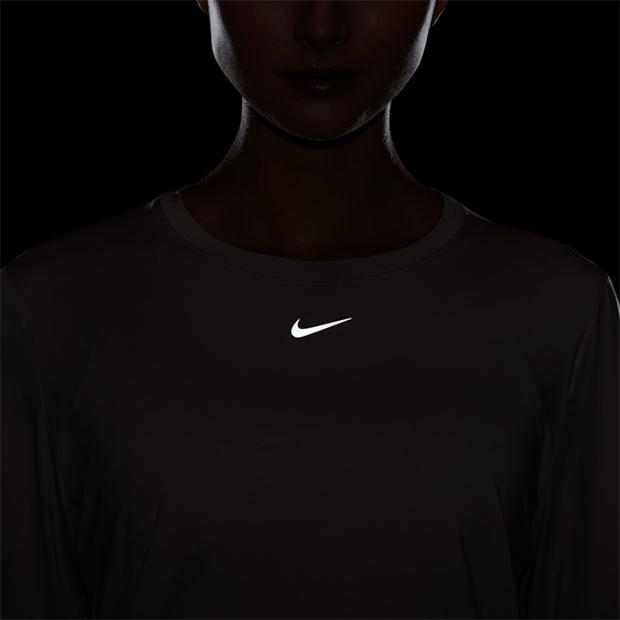 Nike One Classic Dri-FIT Long-Sleeve Fitness Top dama