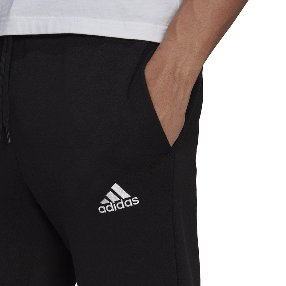 Pantalon Men's
 adidas Essentials Tapered Cuffed black GK9268