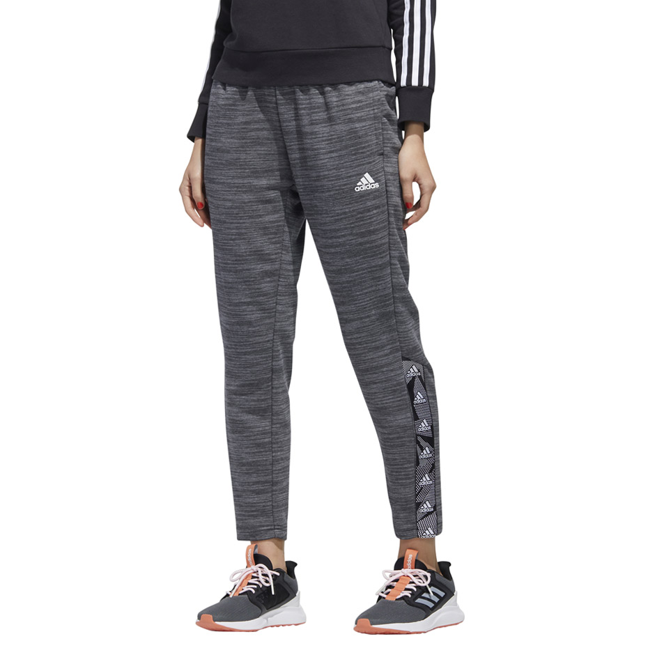 Pantalon adidas Essentials grey Tape GE1132 dama