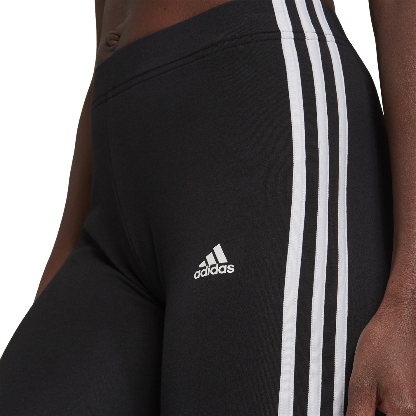 Pantalon scurt Combat adidas Essential 3S dama