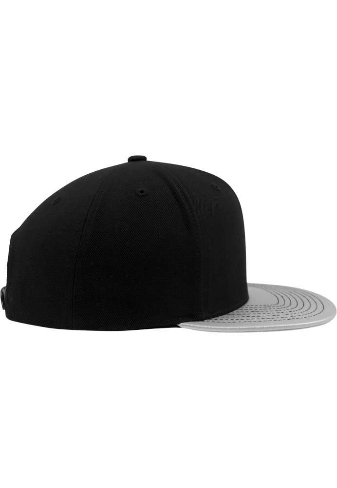 Metallic Visor Snapback Flexfit