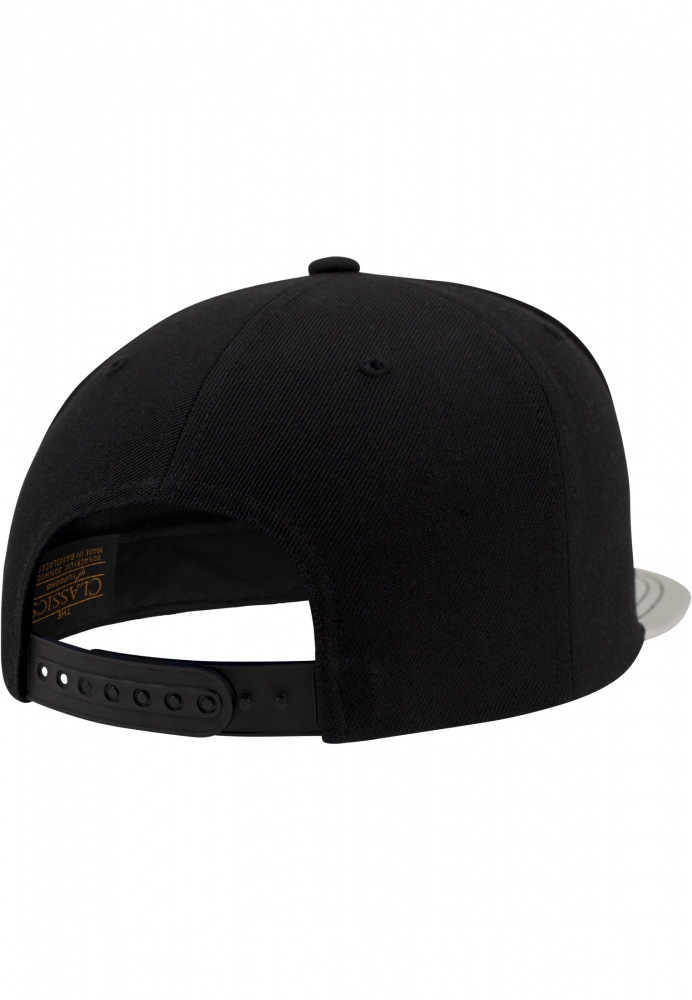 Metallic Visor Snapback Flexfit