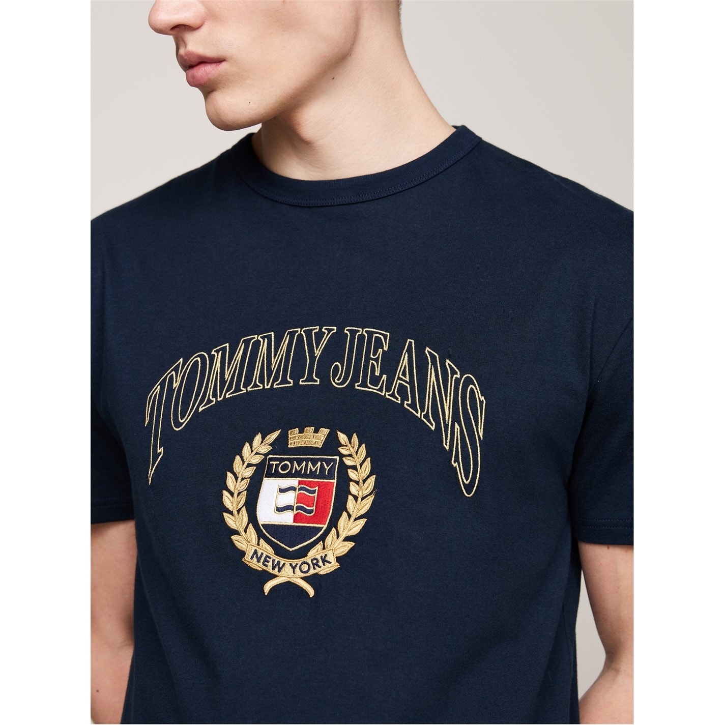 Tricou Blug Tommy Tommy Tjm Reg Tj Gold Crest Tommy Jeans