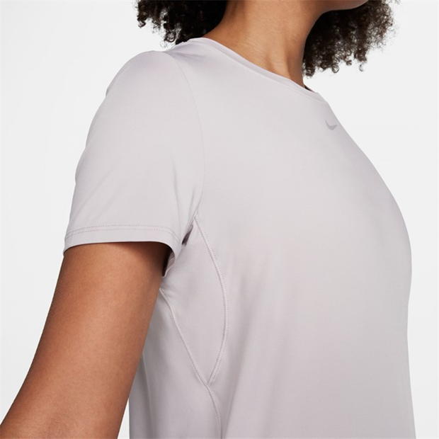 Nike Dri-FIT One Standard Fit Short-Sleeve Top dama