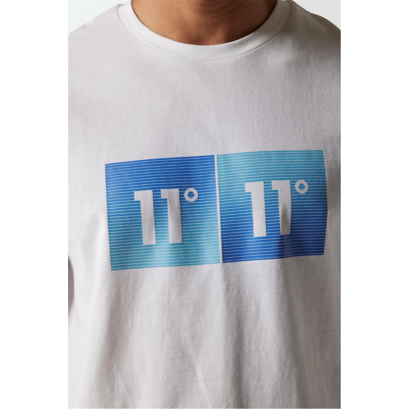 Camasa 11 Degrees Gradient Graphic T- - White